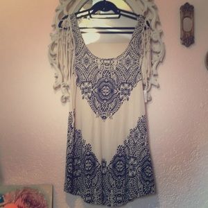 NWT Volcom mini cool crotchet type sleeve details